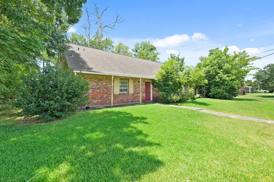 515 Lloyd Lane, Baytown, TX 77521 - Image #2