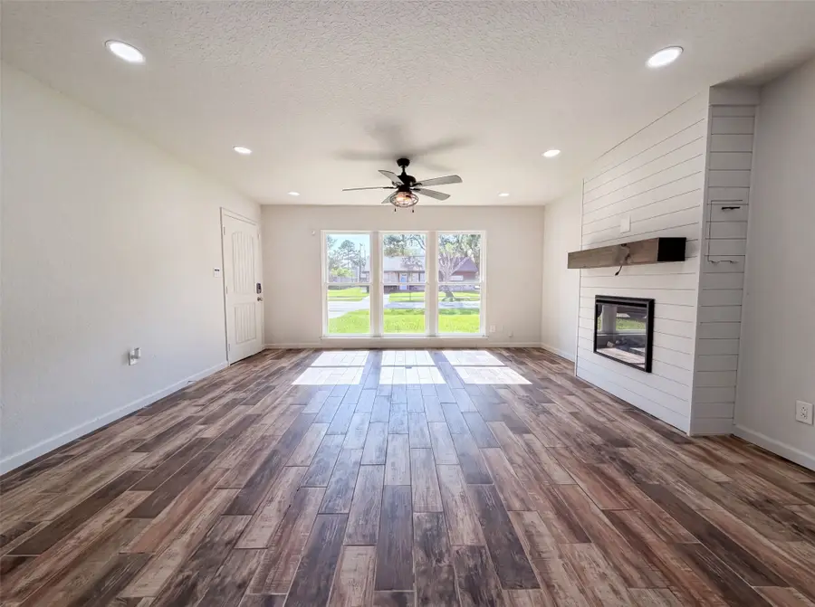 118 N Ringgold Street, West Columbia, TX 77486 - #3