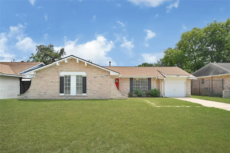 6407 Deirdre Anne Drive, Houston, TX 77088 - Image #2