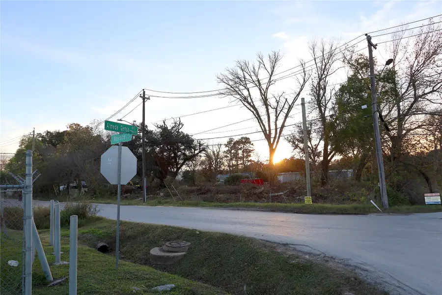 5822 Almeda Genoa Road, Houston, TX 77048 - Image #2