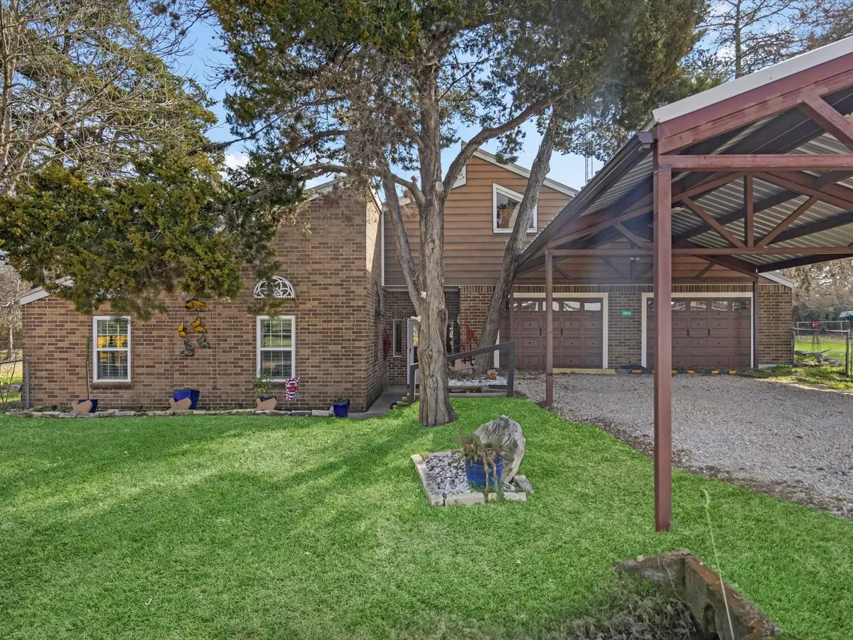 9820 Lake Forest Circle N, Brenham, TX 77833 - Image #1