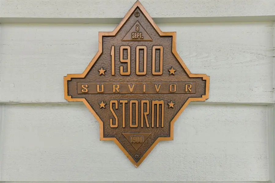 811 Church Street, Galveston, TX 77550 - Image #2