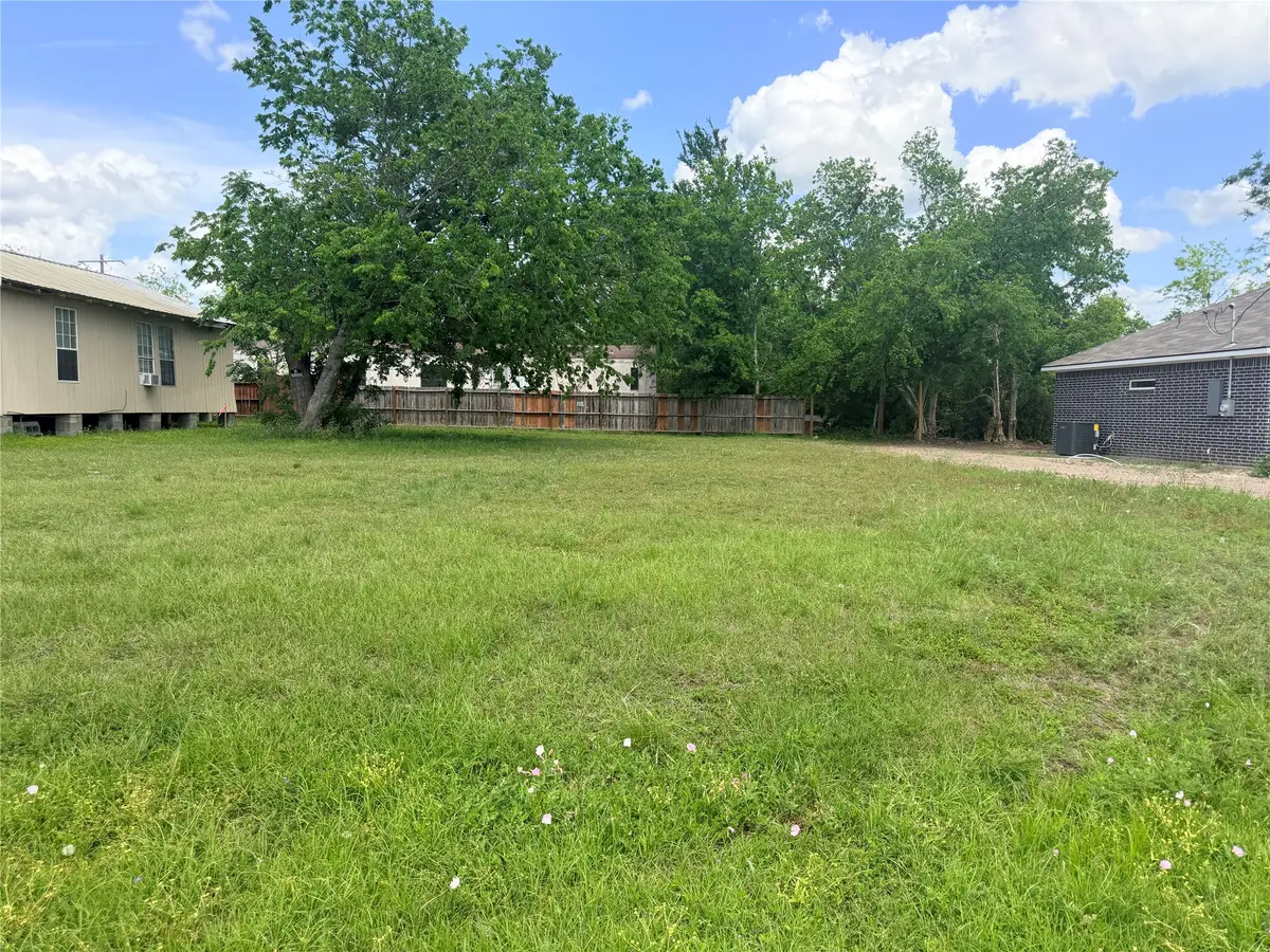 606 7th Street, Navasota, TX 77868 - #1