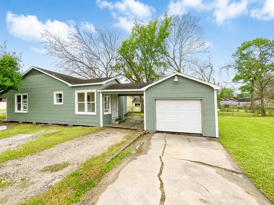 302 S 5th Street, La Porte, TX 77571 - #3