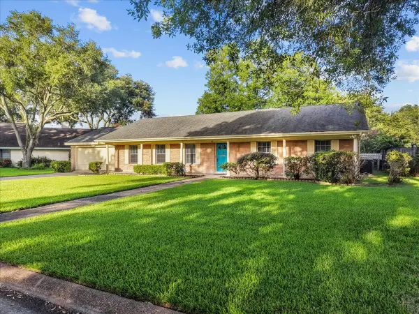 1712 Tara Circle, Texas City, TX 77591