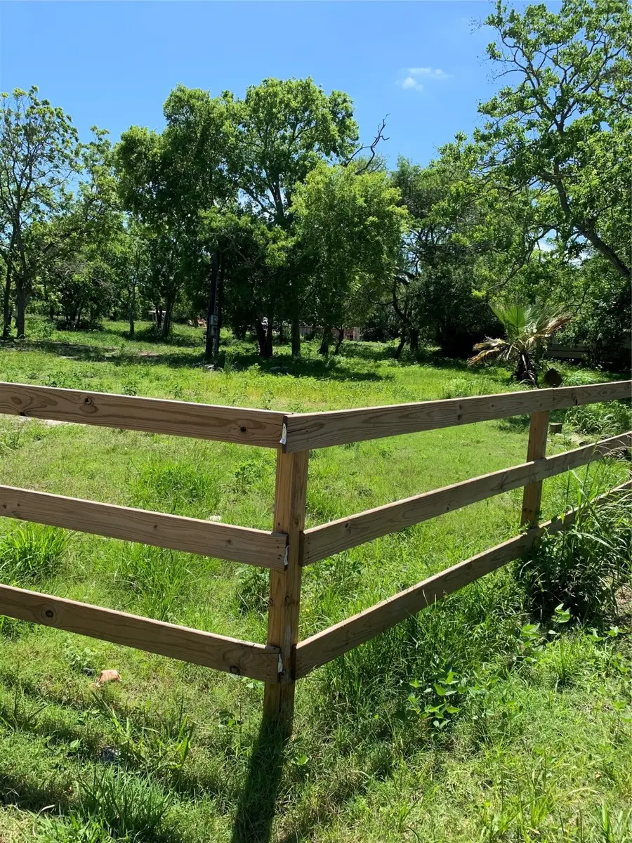 2735 E Fm-517, Dickinson, TX 77539 - Image #2