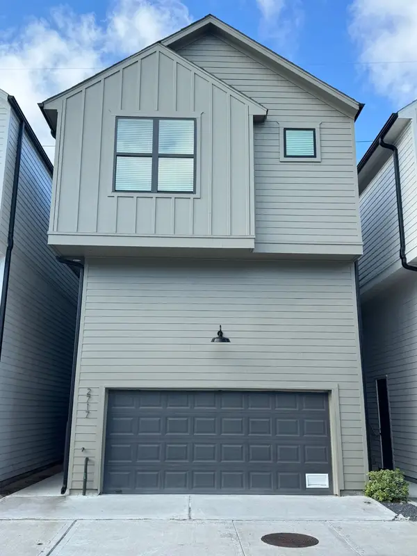 2717 Oakwood Crest Lane, Houston, TX 77018