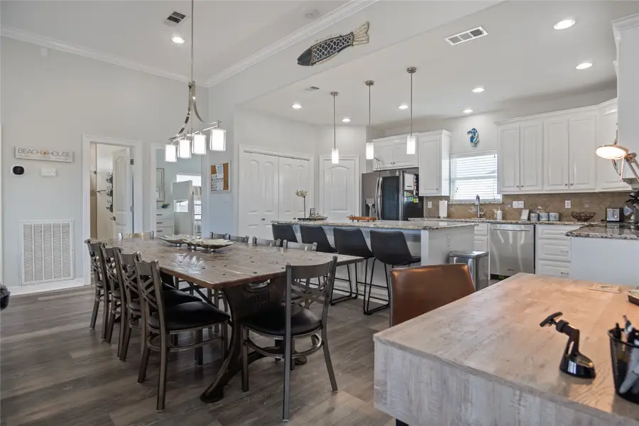 956 Biscayne, Crystal Beach, TX 77650 - #2