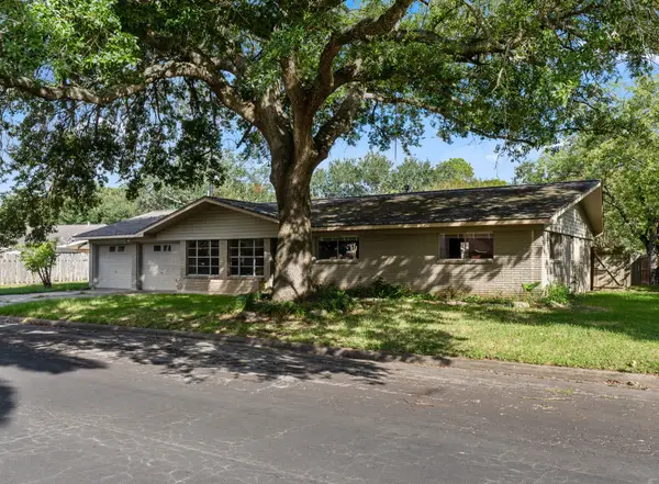 2909 La Vista Avenue, Bay City, TX 77414