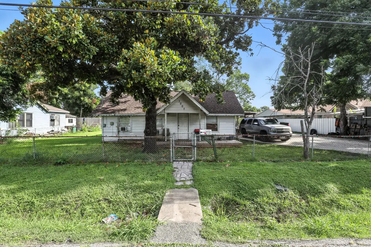 7007 Gonzales Street, Houston, TX 77020 - Image #1