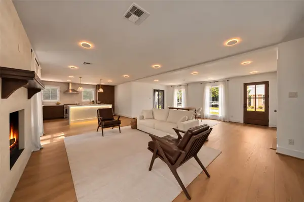 10111 Kerrwood Lane, Houston, TX 77080