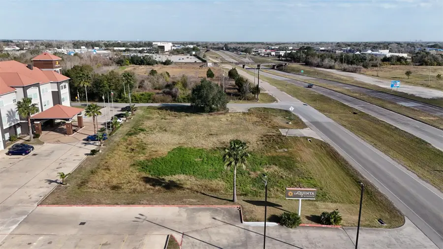 860 S Highway 35 Bypass, Alvin, TX 77511 - #3