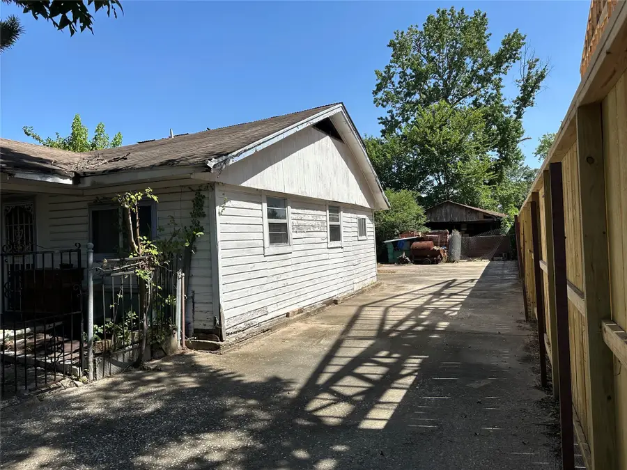 7214 Weyburn Street, Houston, TX 77028 - Image #3