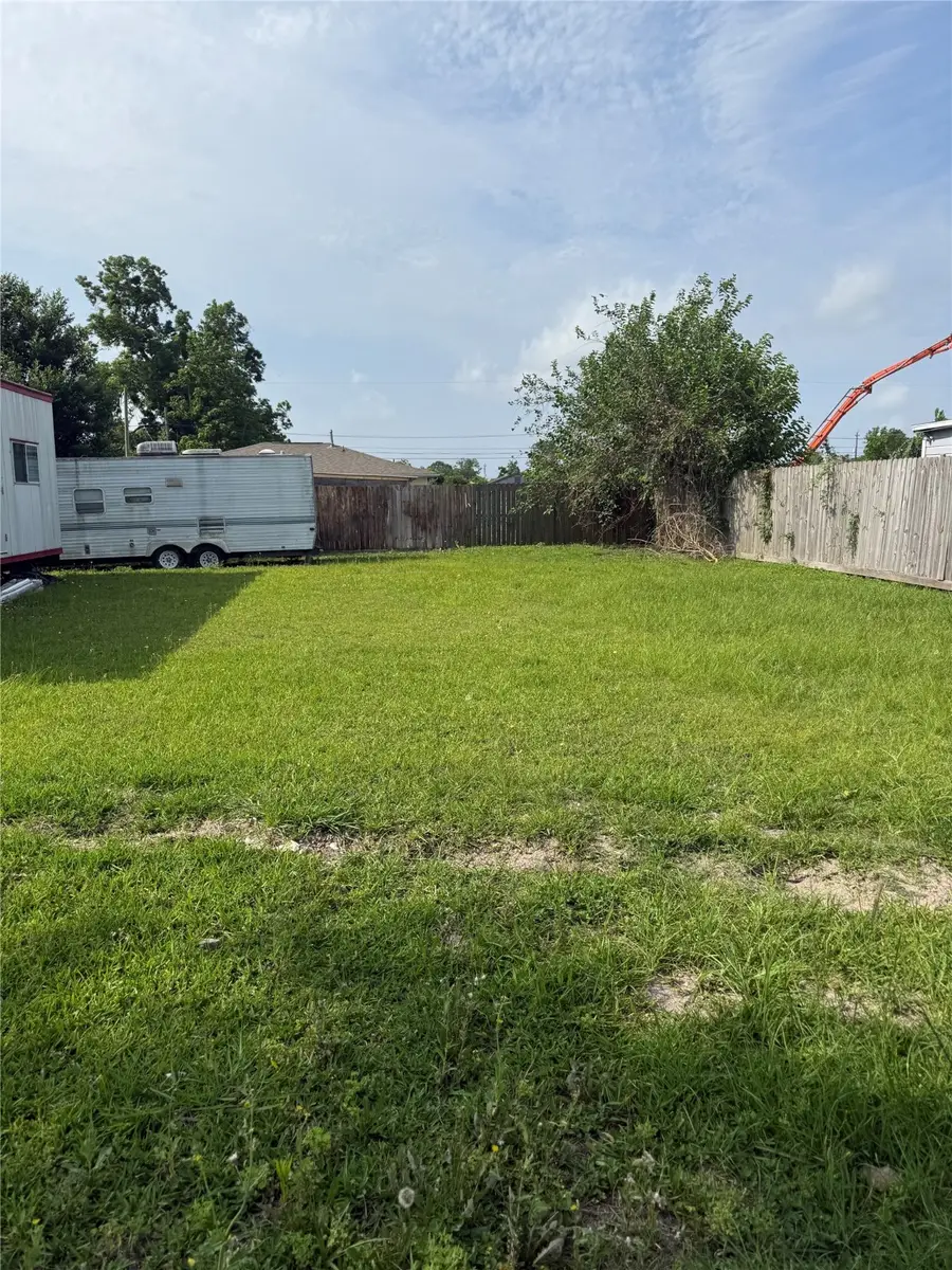 845 S Victory Drive, Houston, TX 77088 - Image #3