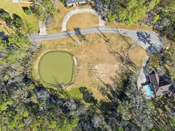 1301 Lakeview Drive, Sour Lake, TX 77659