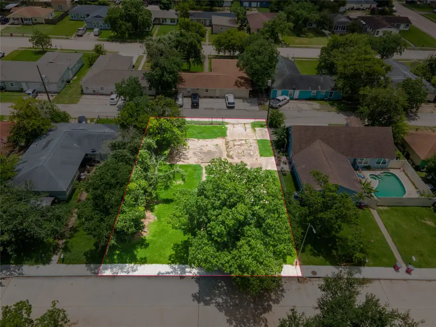 1735 W 7th Street, Freeport, TX 77541 - #2