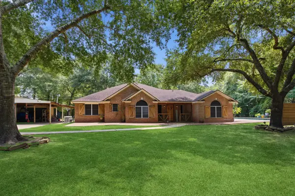 223 Pin Oak Lane, Magnolia, TX 77354