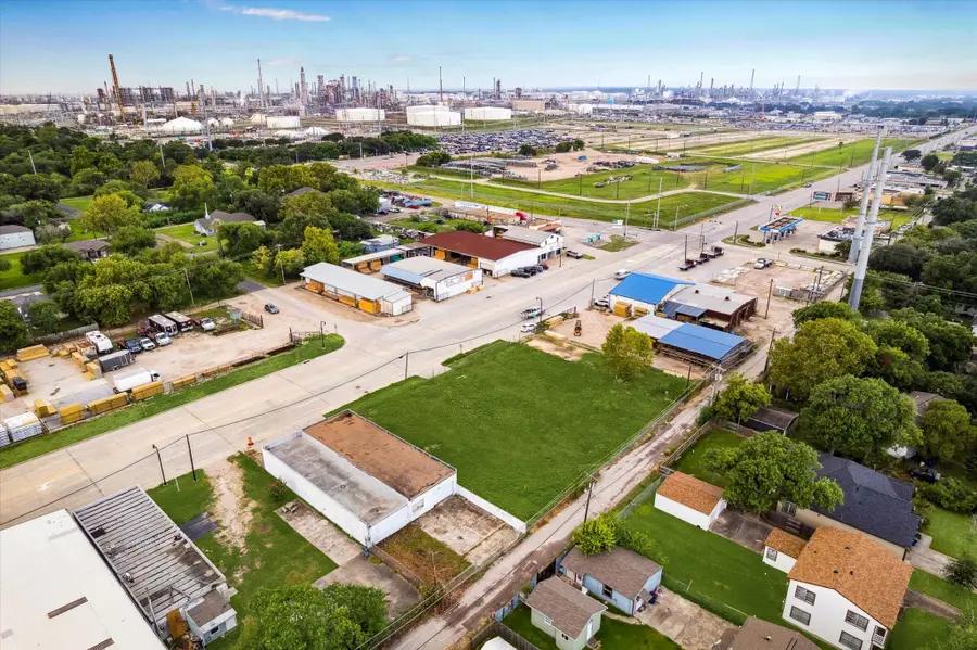 1302 Texas Avenue, Texas City, TX 77590 - Image #2