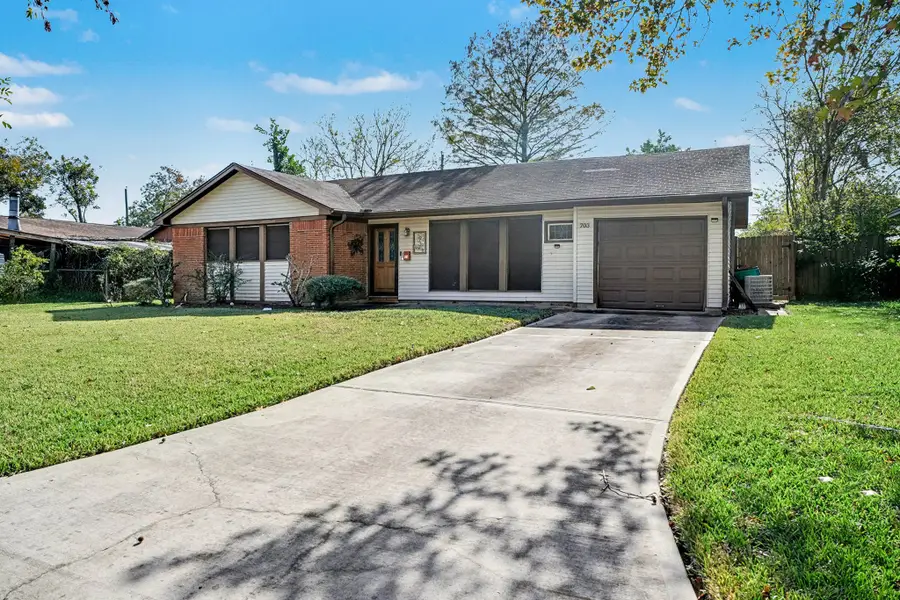 703 Lloyd Drive, Baytown, TX 77521 - Image #3