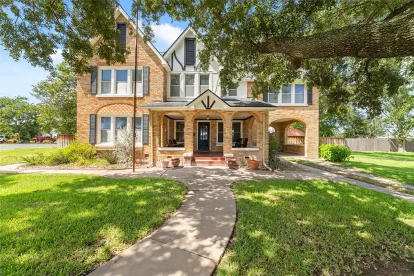 401 E Main Street, Weimar, TX 78962