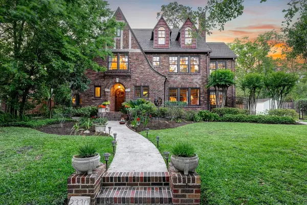 2330 Glen Haven Boulevard, Houston, TX 77030