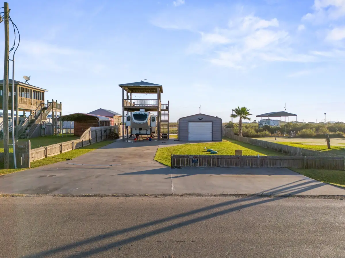 1112 Mabry Street, Gilchrist, TX 77617 - Image #1