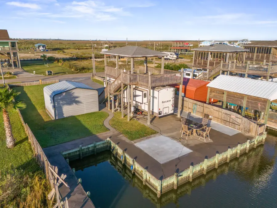 1112 Mabry Street, Gilchrist, TX 77617 - Image #2