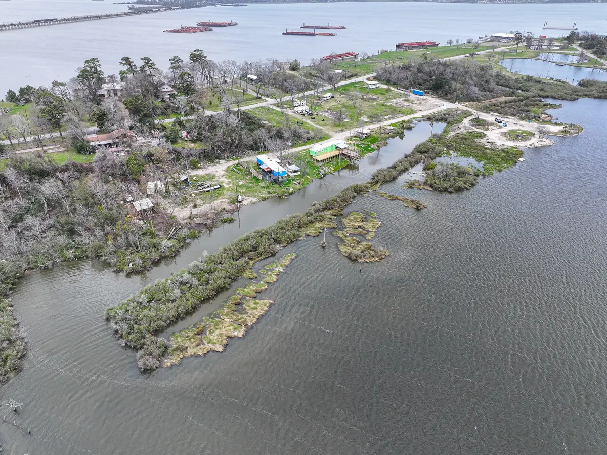 17202 Meadowbrook Drive, Channelview, TX 77530 - Image #1