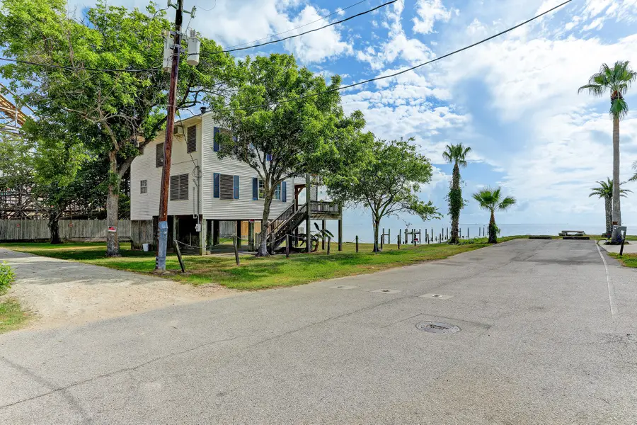 308 Bay Avenue, Kemah, TX 77565 - #2