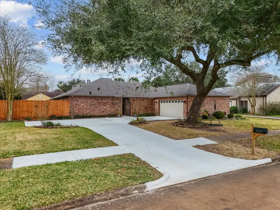 16006 Brookvilla Drive, Houston, TX 77059 - Image #3