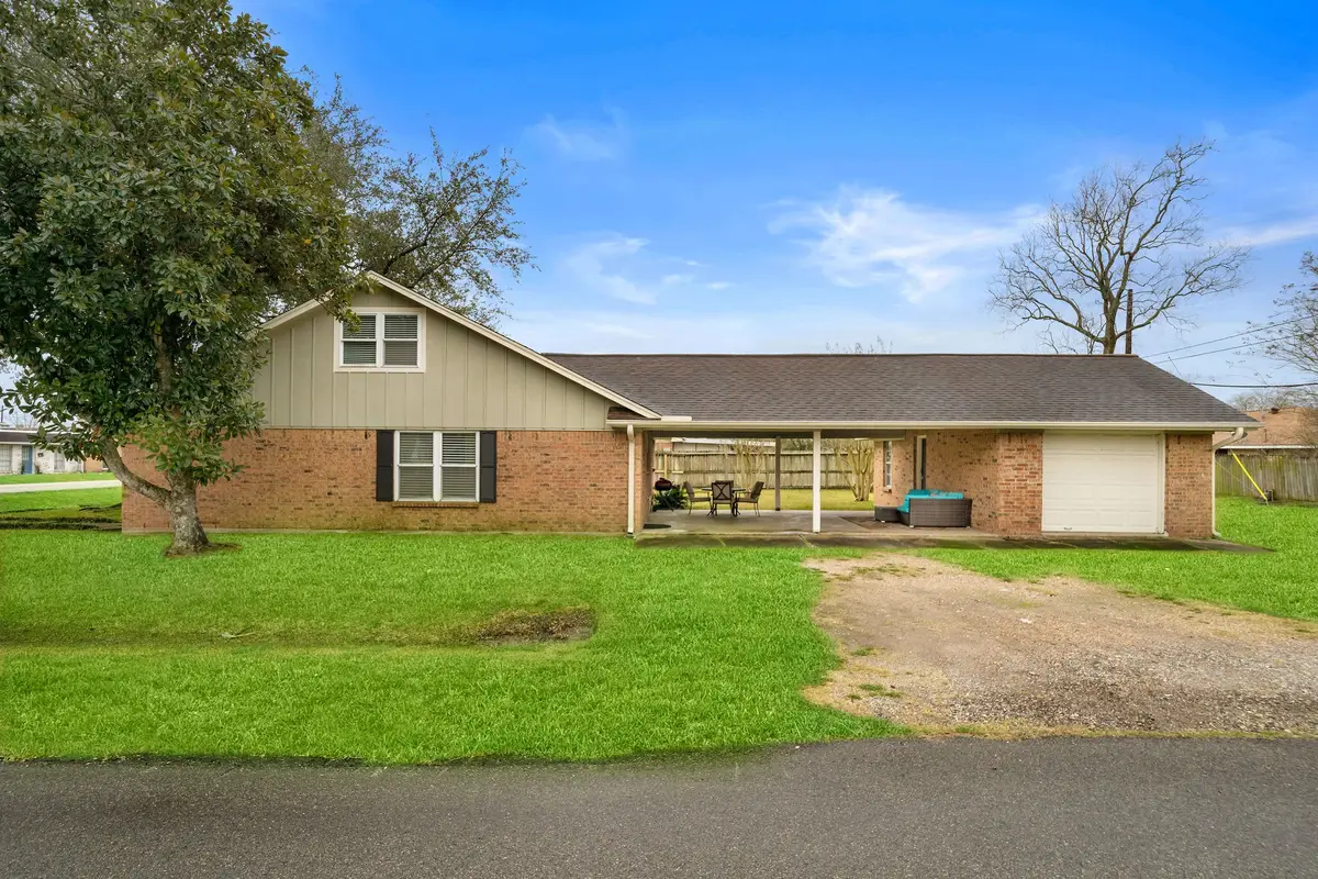 702 S 2nd Street, La Porte, TX 77571 - #1