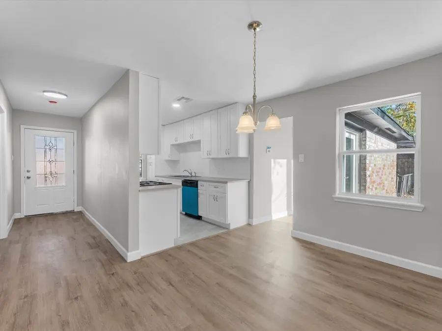 609 Debbie Lane, Alvin, TX 77511 - Image #3