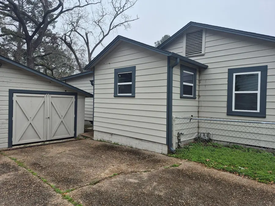 1017 Hazel Avenue, Huntsville, TX 77320 - Image #2