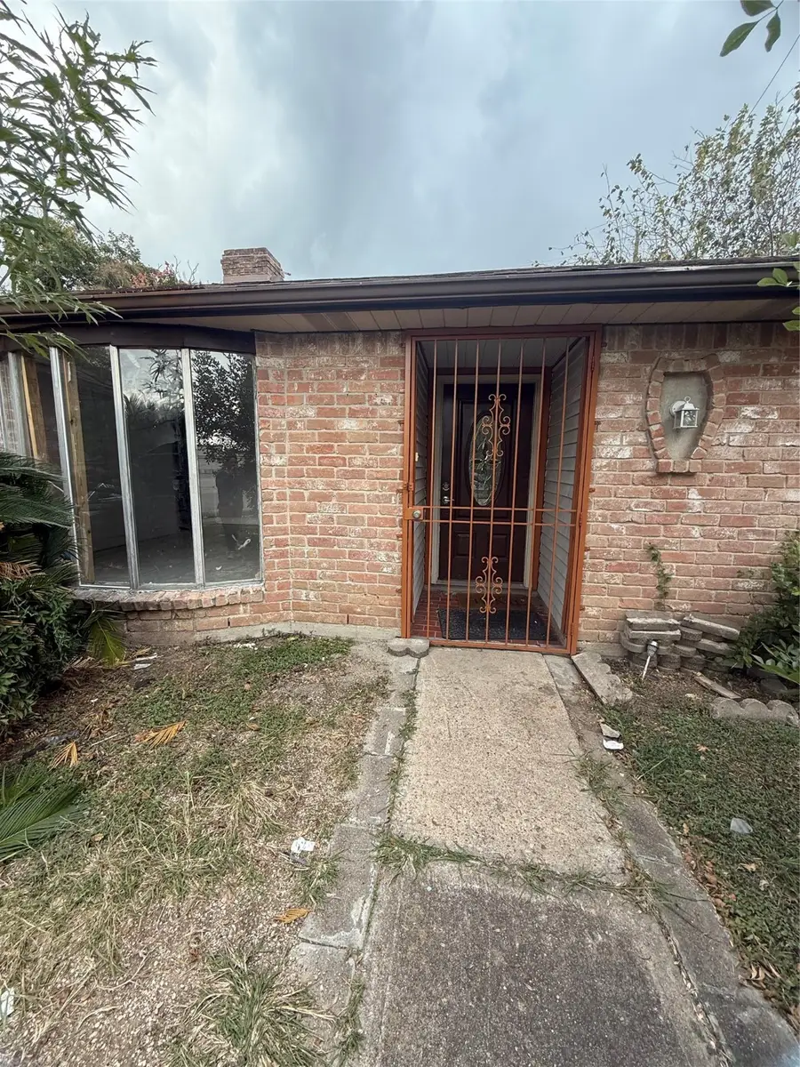 10922 W Bellfort Avenue, Houston, TX 77099 - Image #2