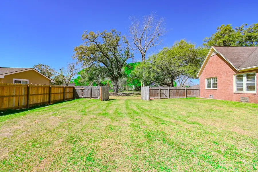 2801 Avenue I, Bay City, TX 77414 - #3