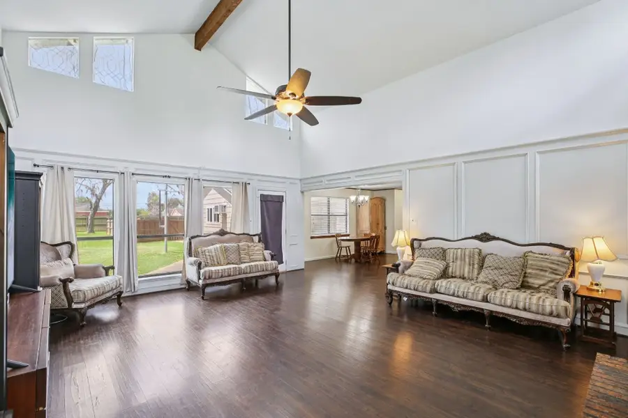 315 Arrowwood St, Lake Jackson, TX 77566 - #2