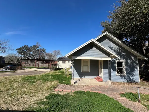 220 S Tesch Street, Bellville, TX 77418