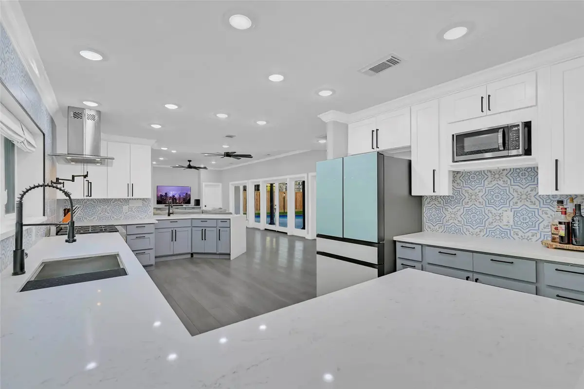 5122 Braesheather Drive, Houston, TX 77096 - Image #1