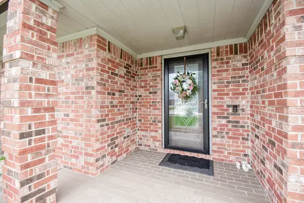 2214 Meadows Boulevard, League City, TX 77573