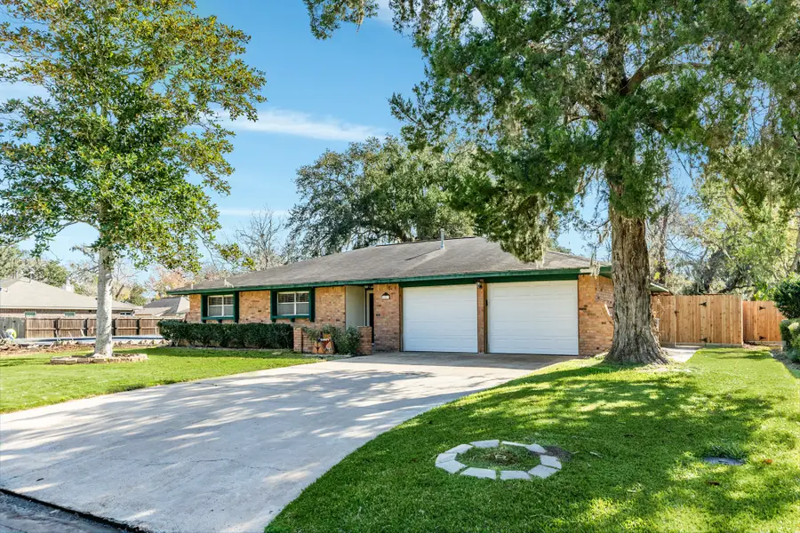 267 Wentworth Drive, West Columbia, TX 77486 - Image #2