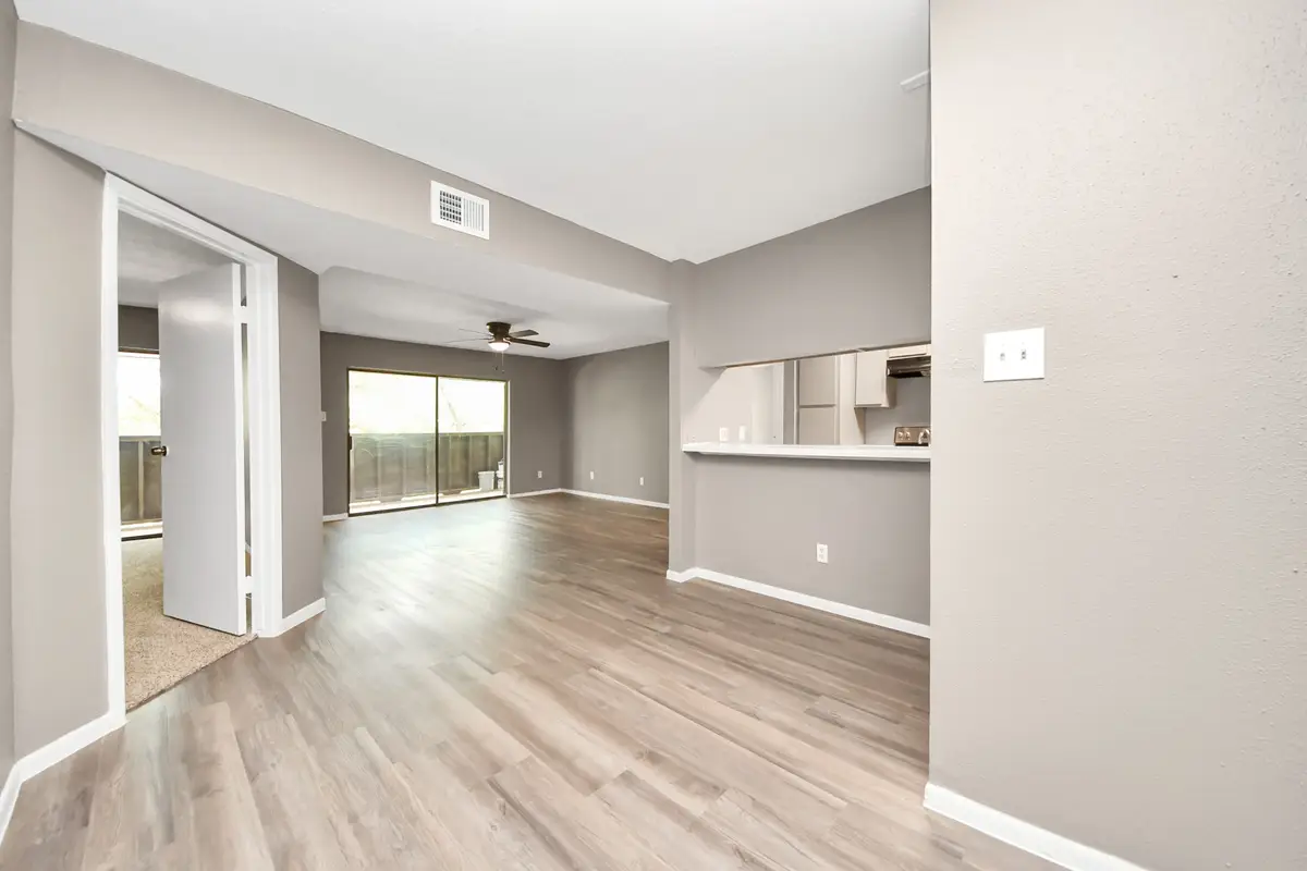 3105 Walnut Bend Ln #32, Houston, TX 77042 - #1