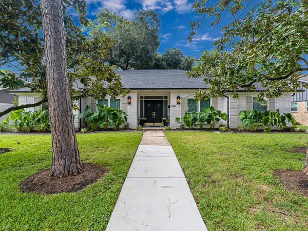 5827 Dumfries Drive, Houston, TX 77096