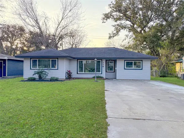 116 Cypress Street, Lake Jackson, TX 77566