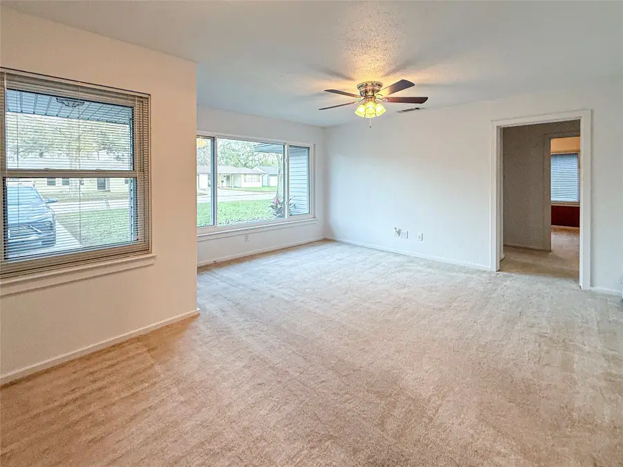 116 Cypress Street, Lake Jackson, TX 77566 - Image #3