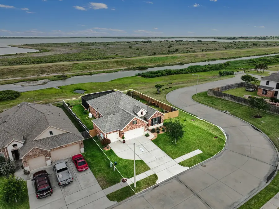 902 White Willow Drive, Texas City, TX 77590 - #2
