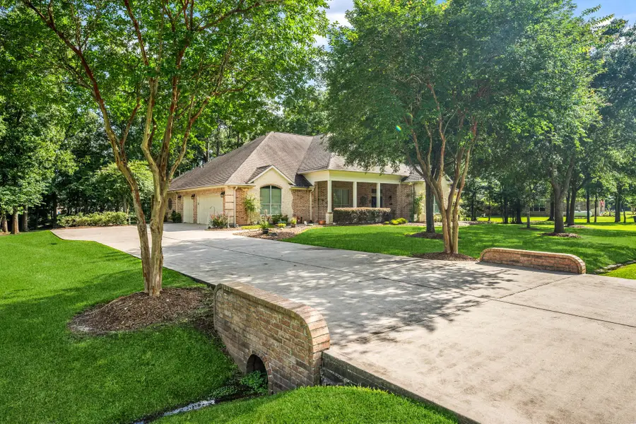 1114 Commons Waterway Drive, Huffman, TX 77336 - Image #2