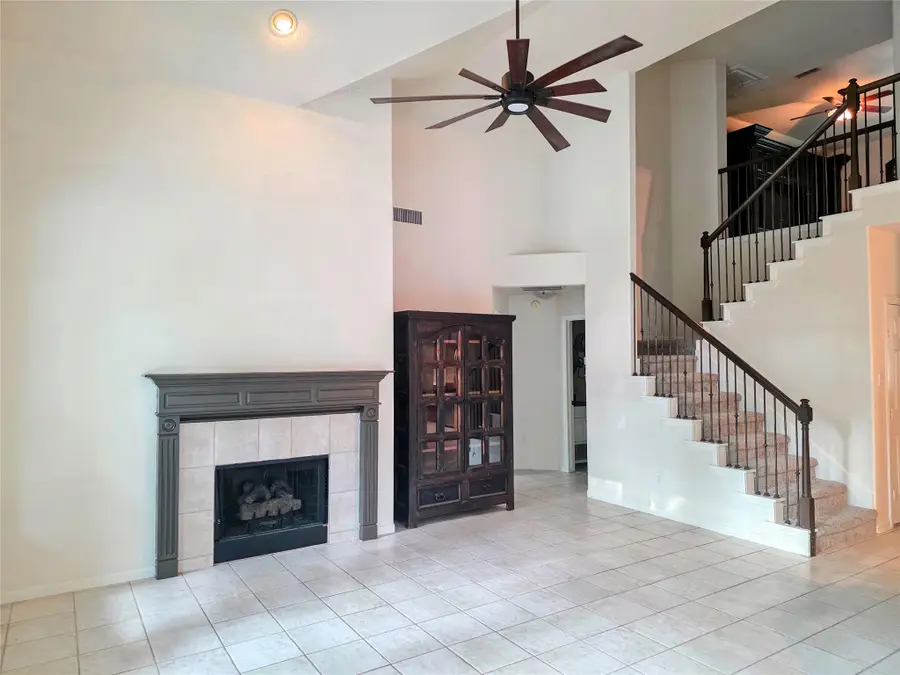 94 E Evangeline Oaks Circle, The Woodlands, TX 77384 - #3