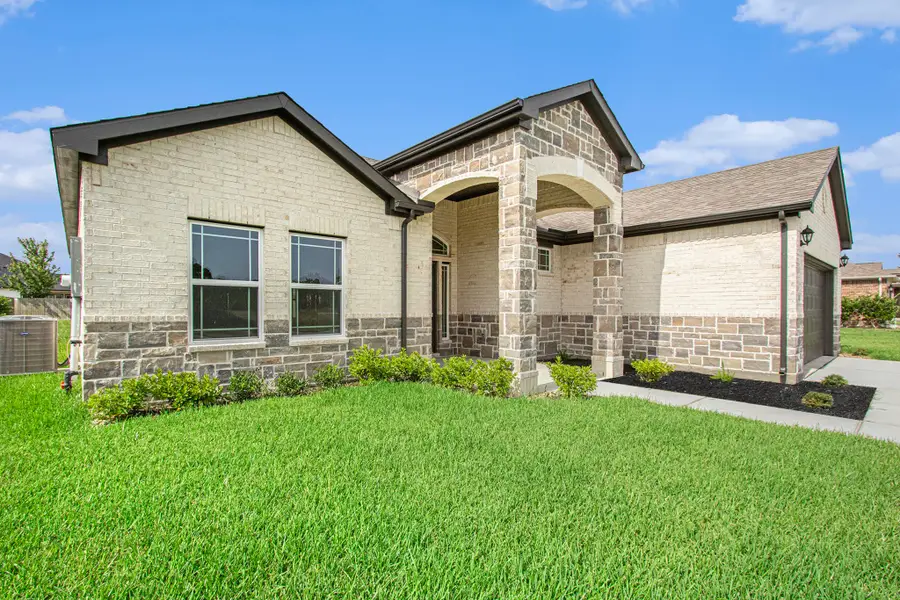 411 Wellshire Drive, West Columbia, TX 77486 - #3