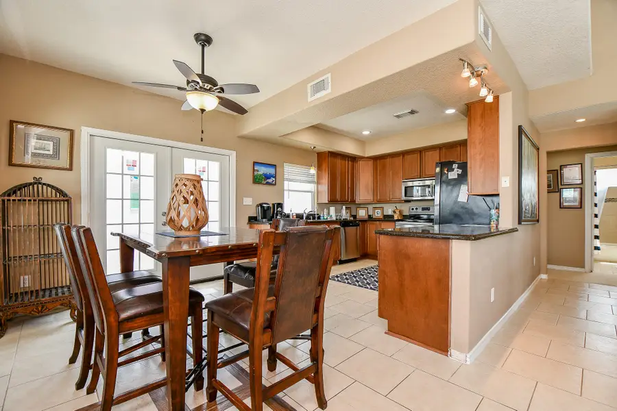 115 Mar Vista Court, Surfside Beach, TX 77541 - Image #3