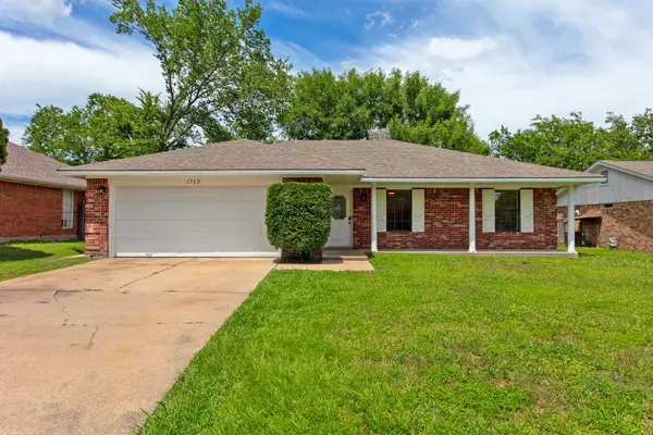 1713 Laura Lane, College Station, TX 77840